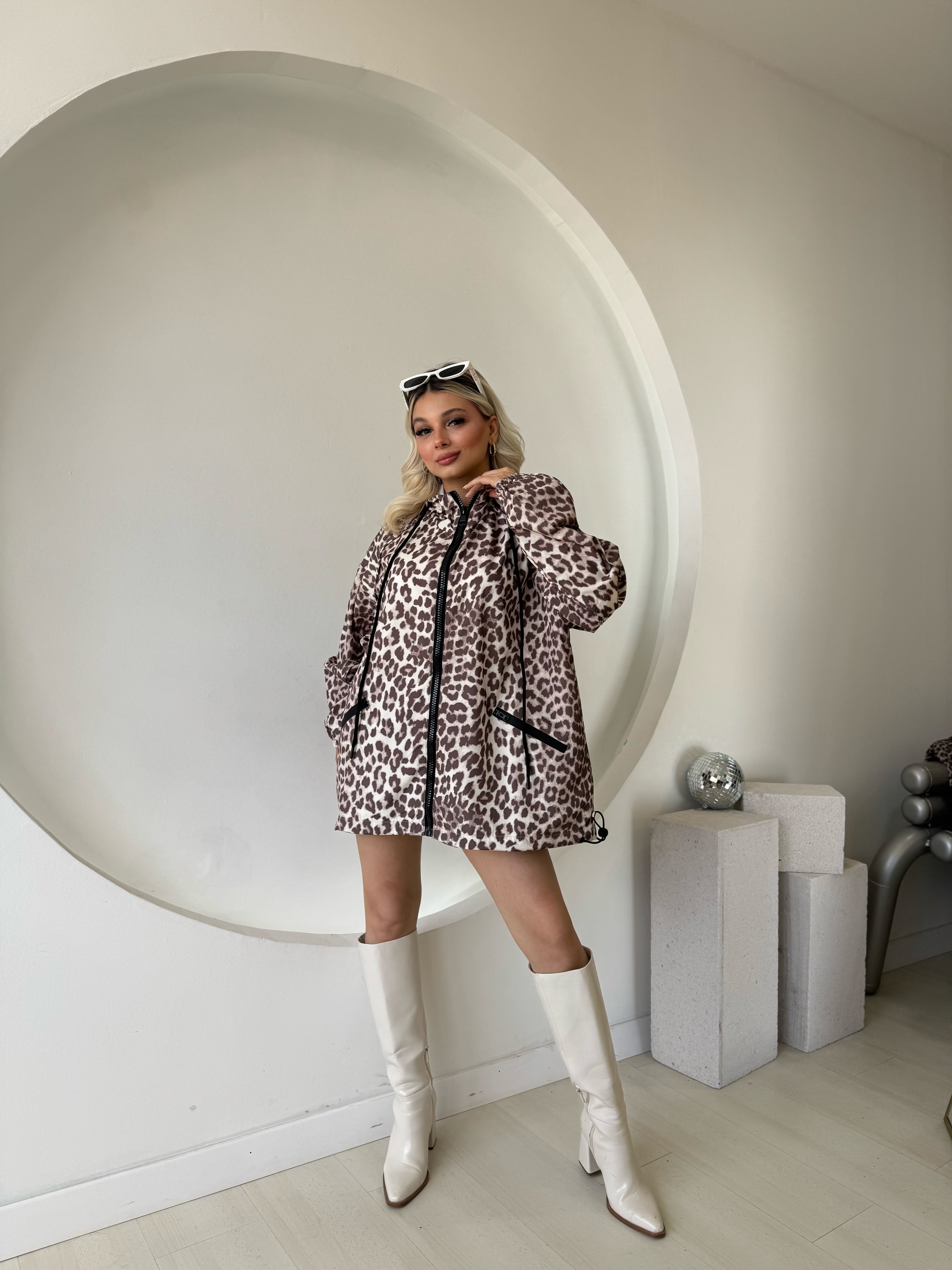 Leopar Kapüşonlu Yağmurluk
