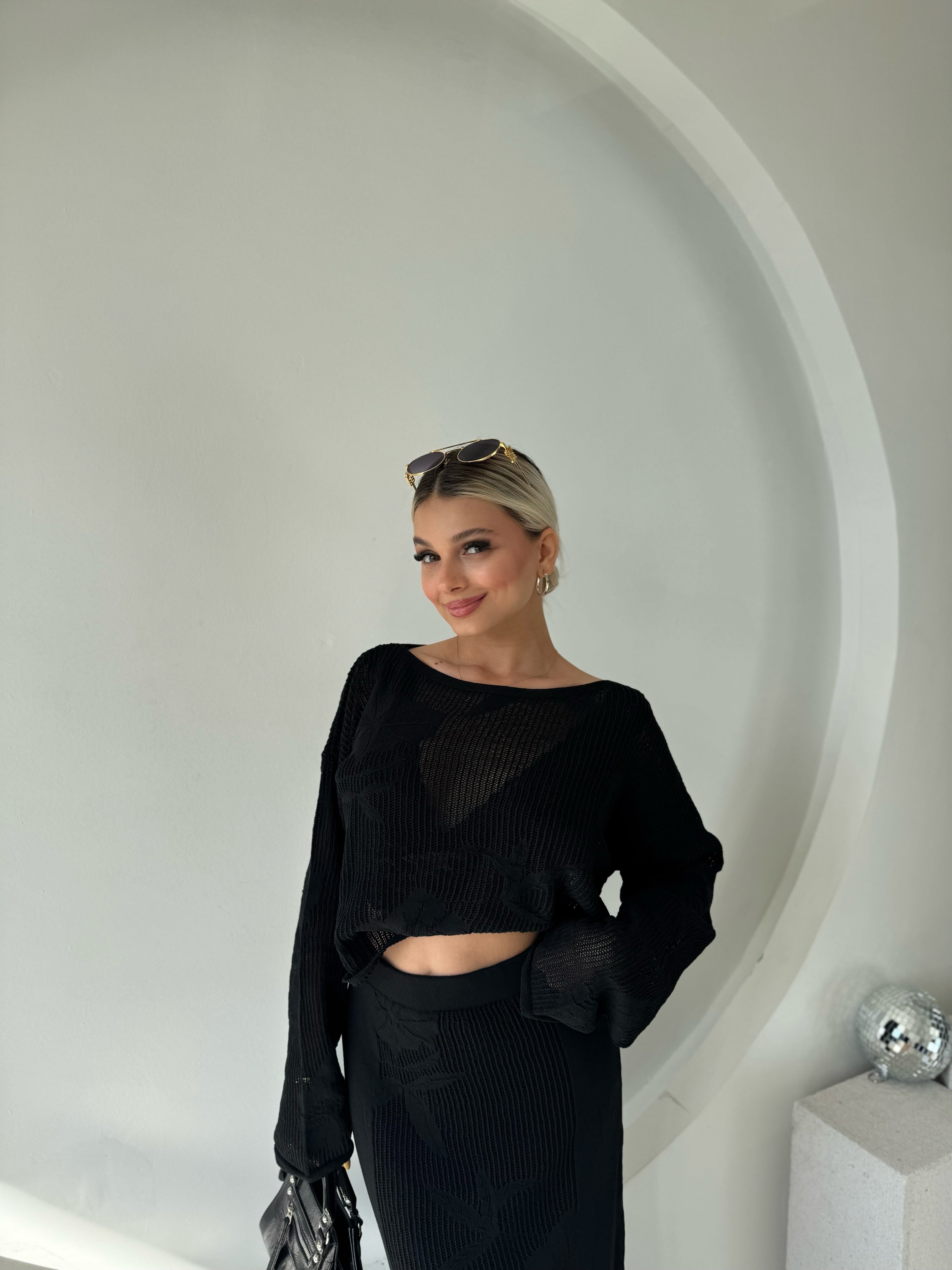 Siyah Bluz Etek Triko Takım