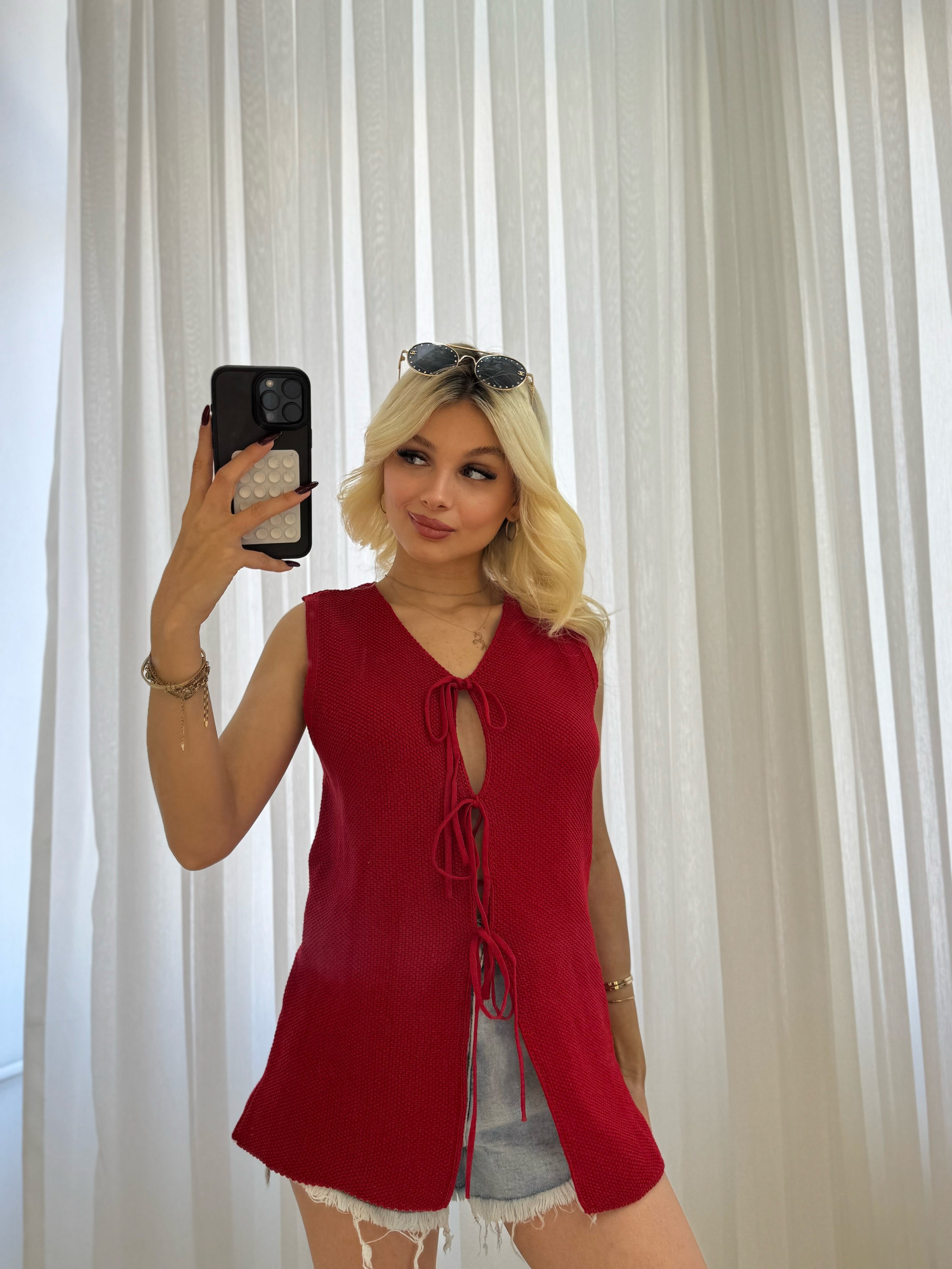 Kırmızı Önden Bağlamalı Triko Yelek