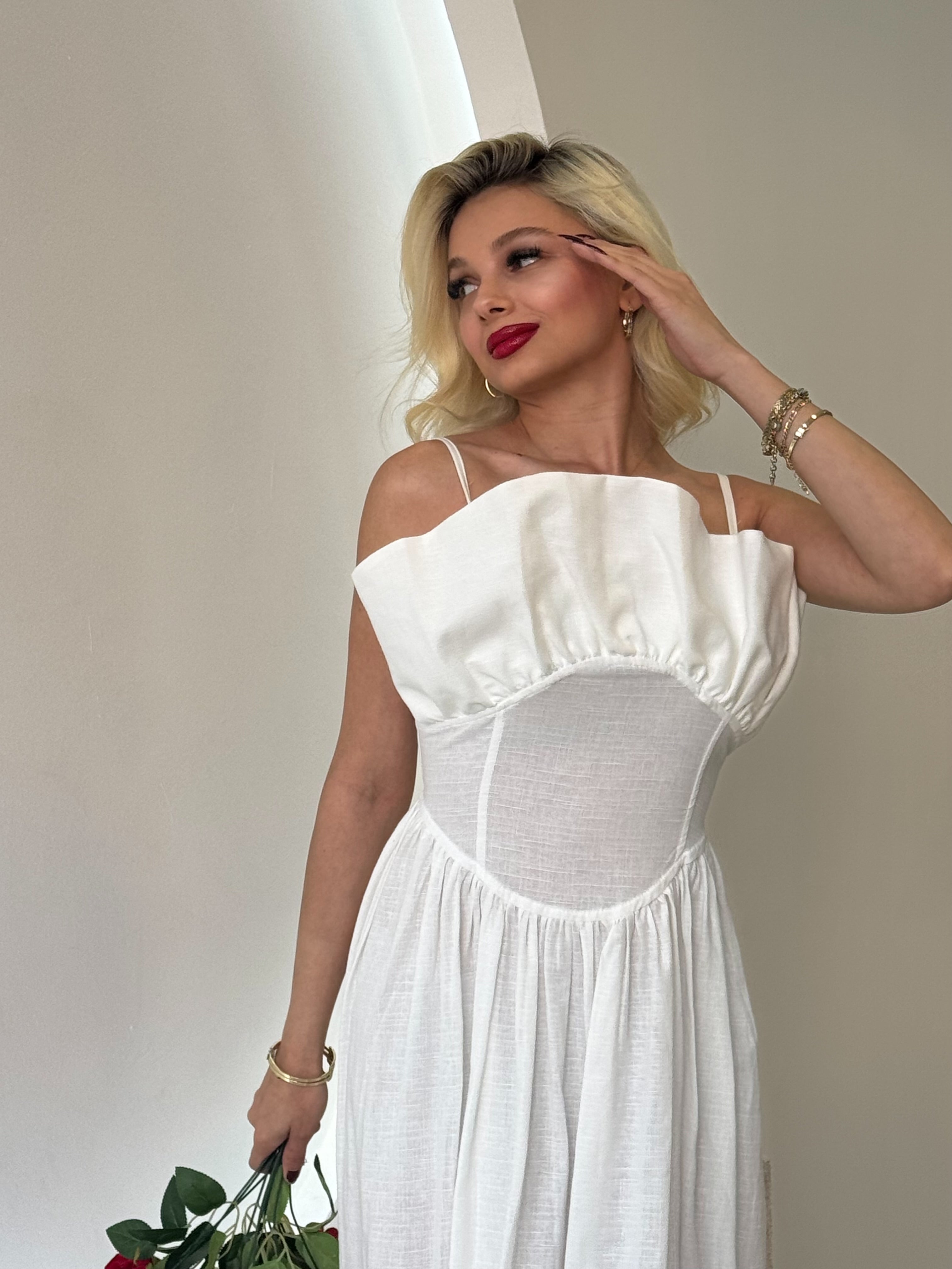 Beyaz Kıvrımlı Büstiyer Yaka Midi Elbise