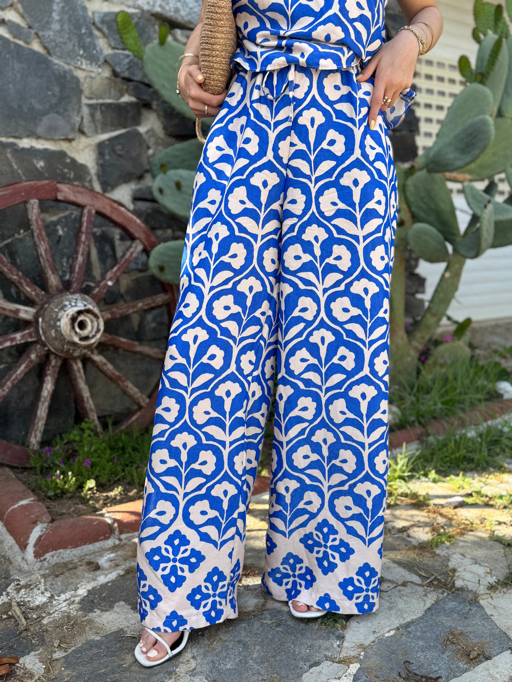 Mavi Jakarlı Askılı Bluz Pantolon Takım