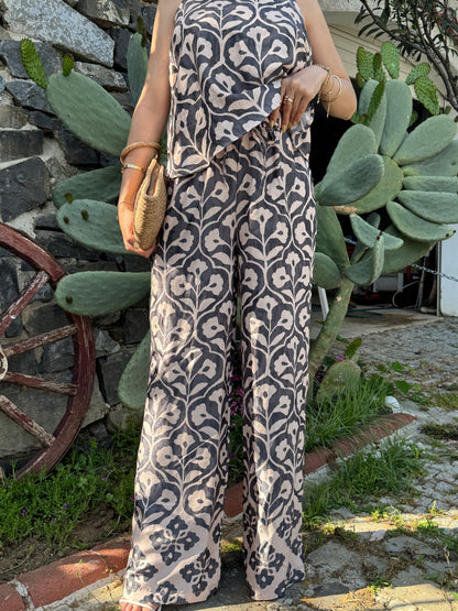 Acı Kahve Ekru Jakarlı Askılı Bluz Pantolon Takım
