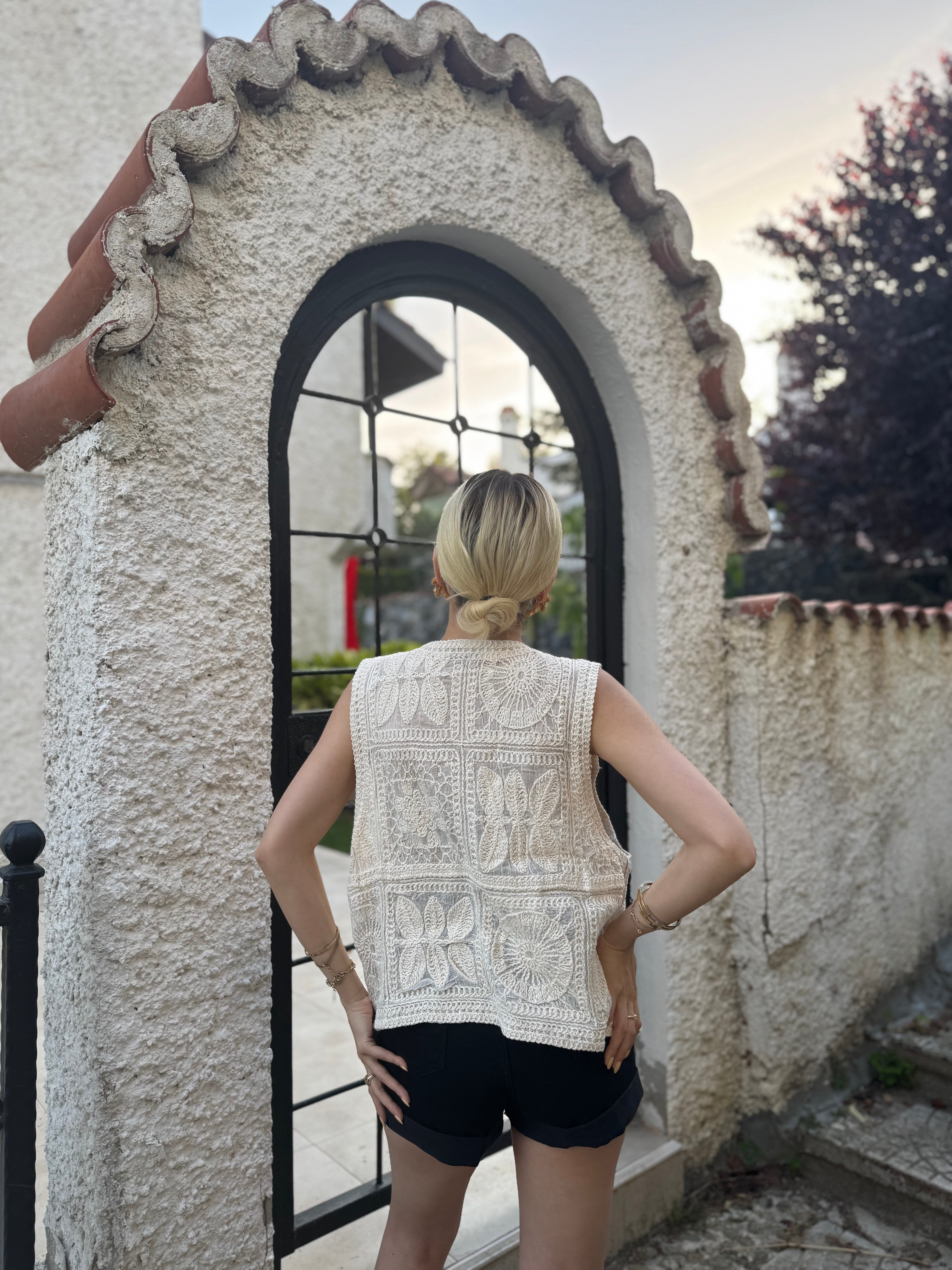 Ekru Kemik Düğme Örgü Yelek