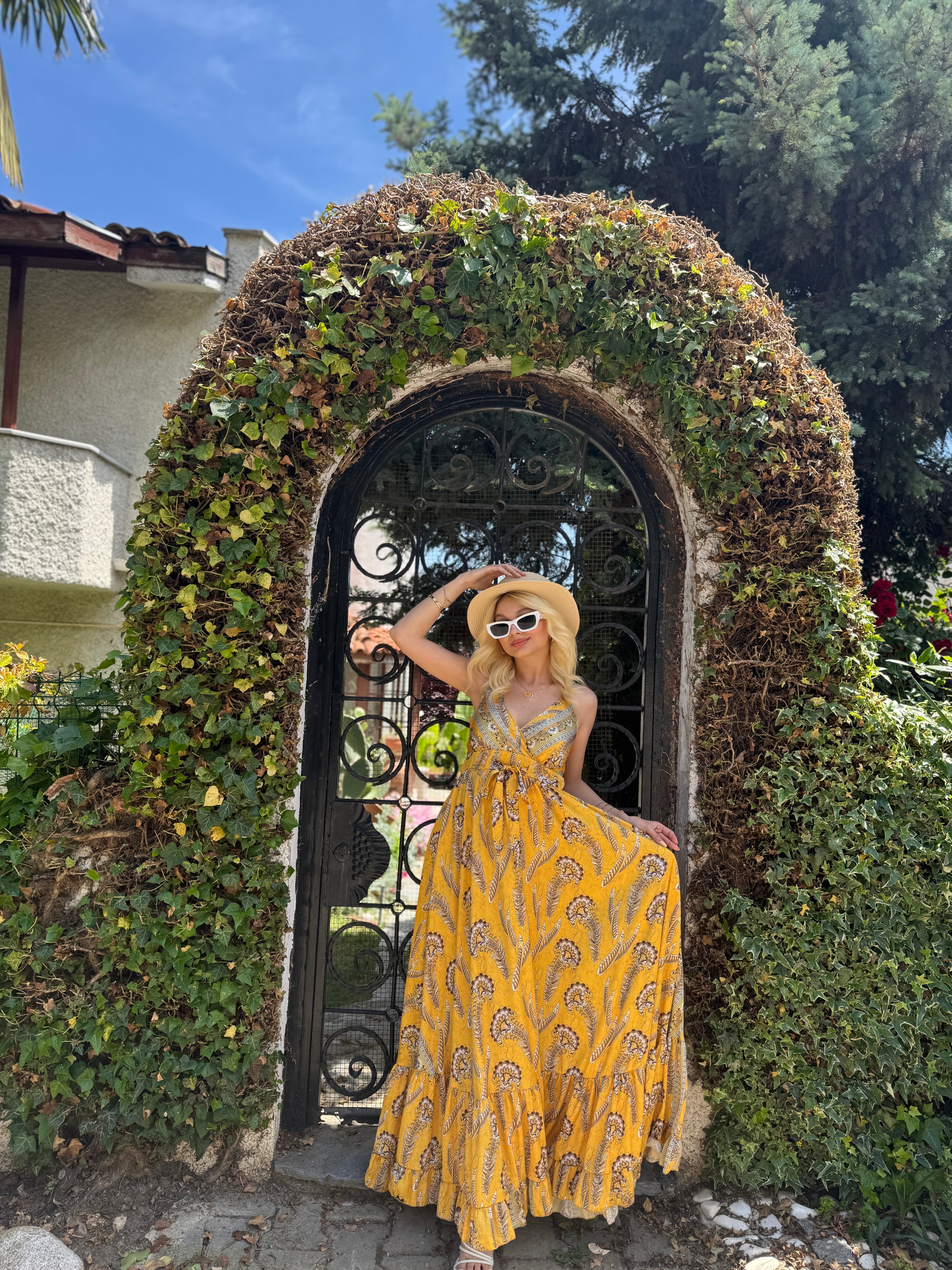 Sarı Askılı Eteği Volanlı İpek Saten Elbise