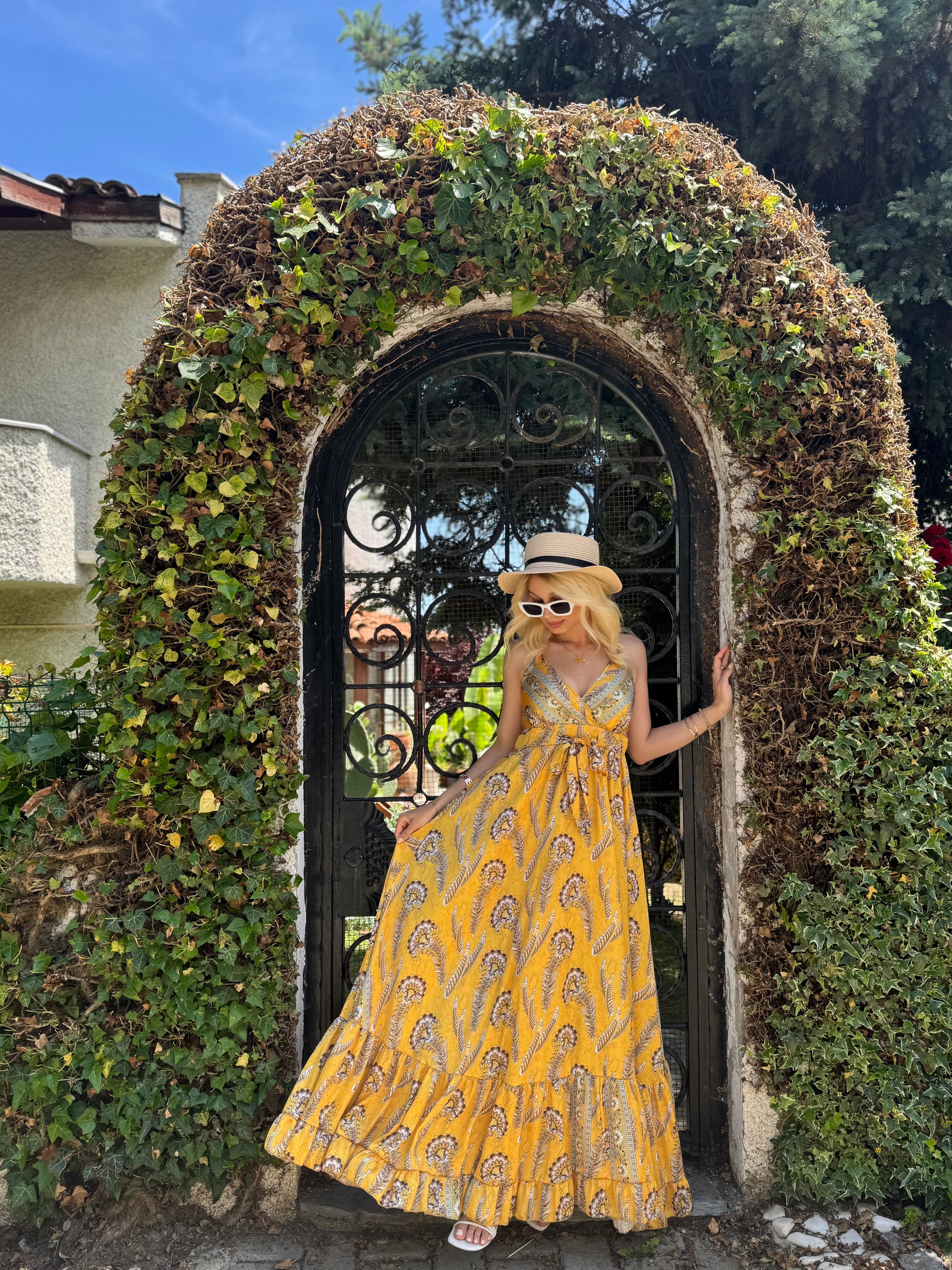 Sarı Askılı Eteği Volanlı İpek Saten Elbise