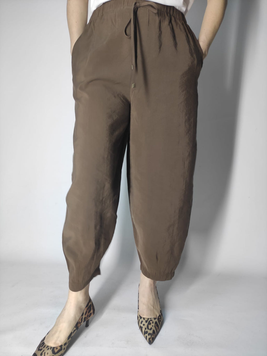 Kahverengi Beli Lastikli Paça Detaylı Cepli Pantolon