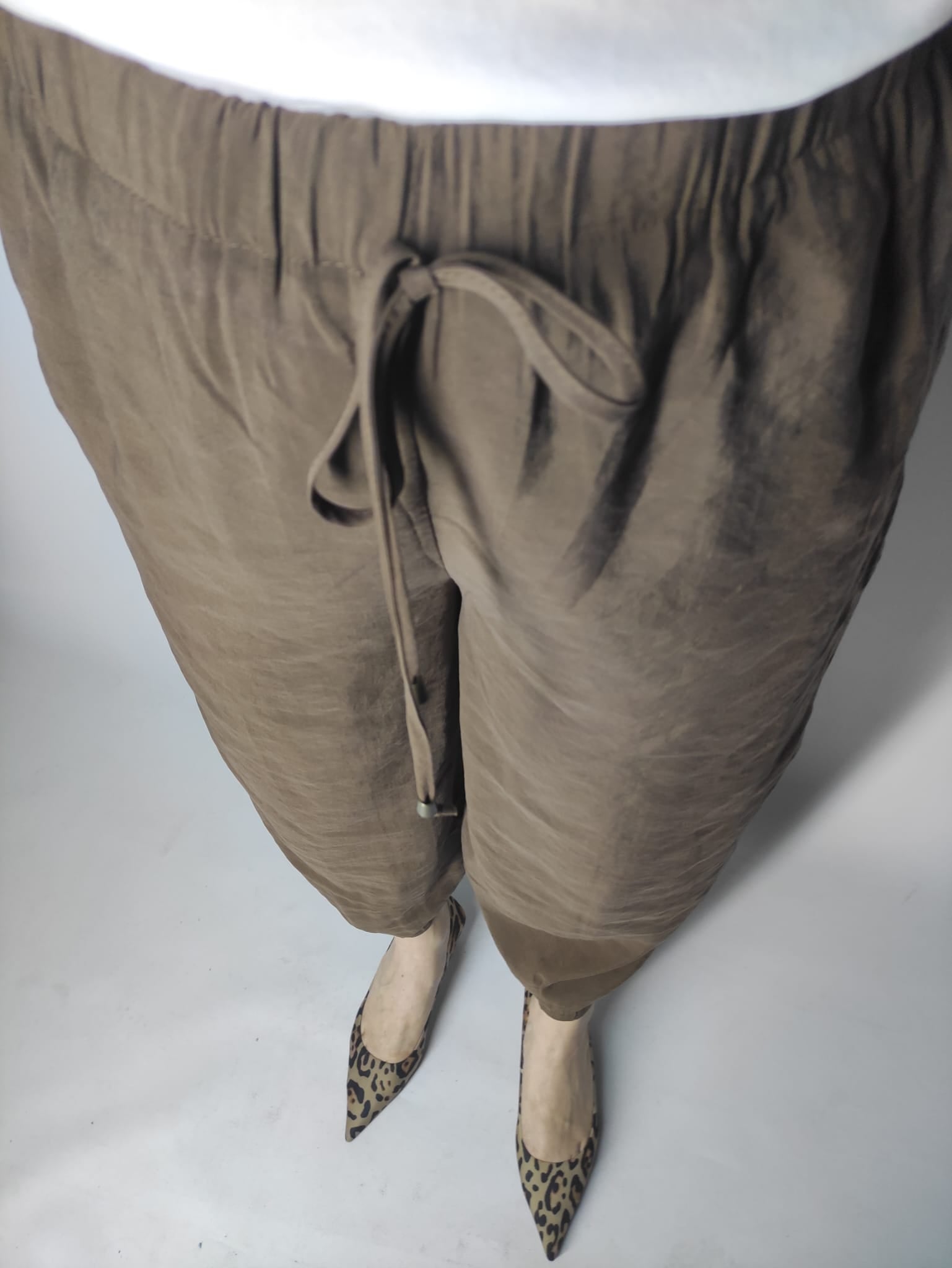 Kahverengi Beli Lastikli Paça Detaylı Cepli Pantolon