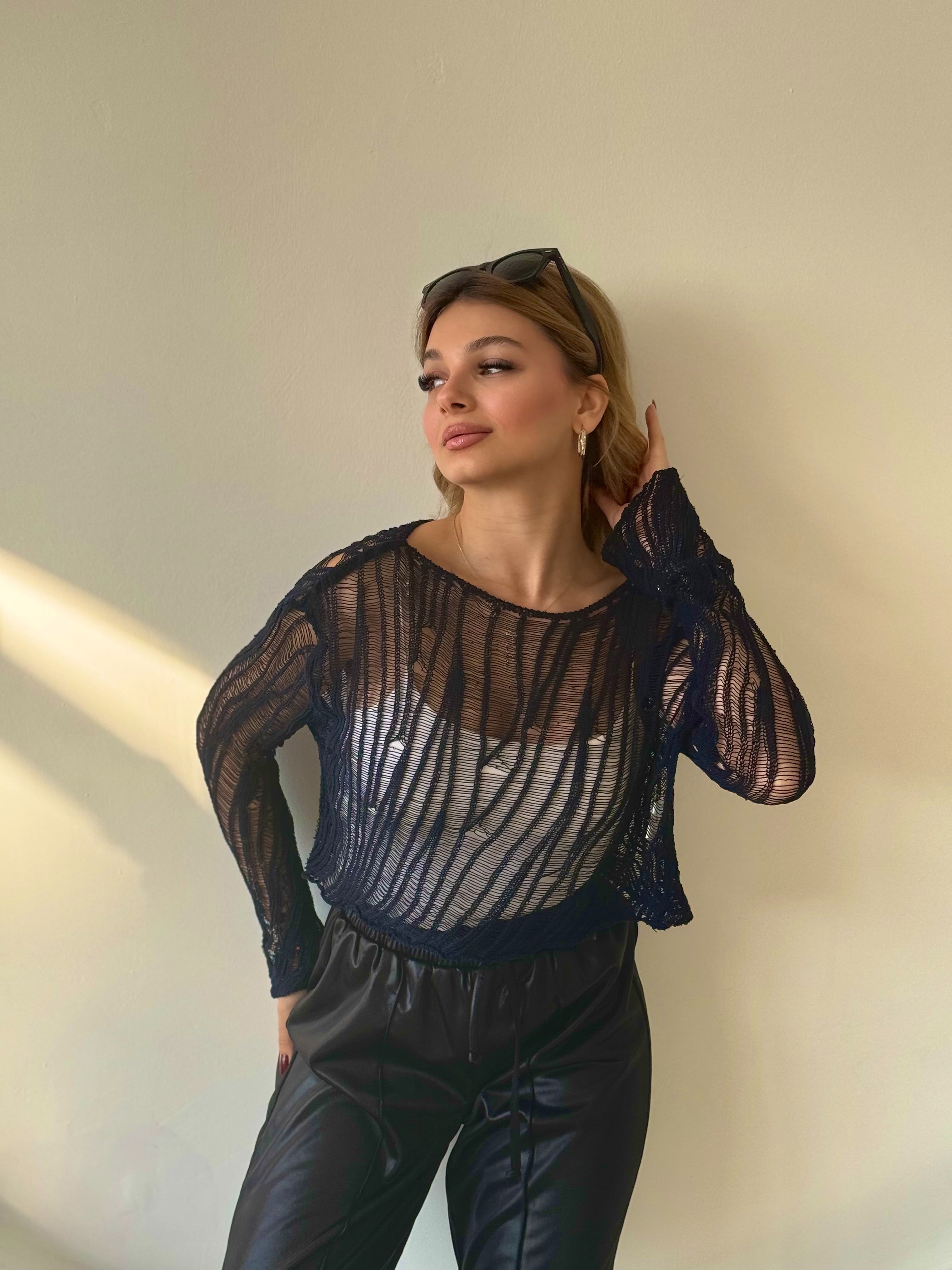 Ajurlu Lacivert Triko Bluz