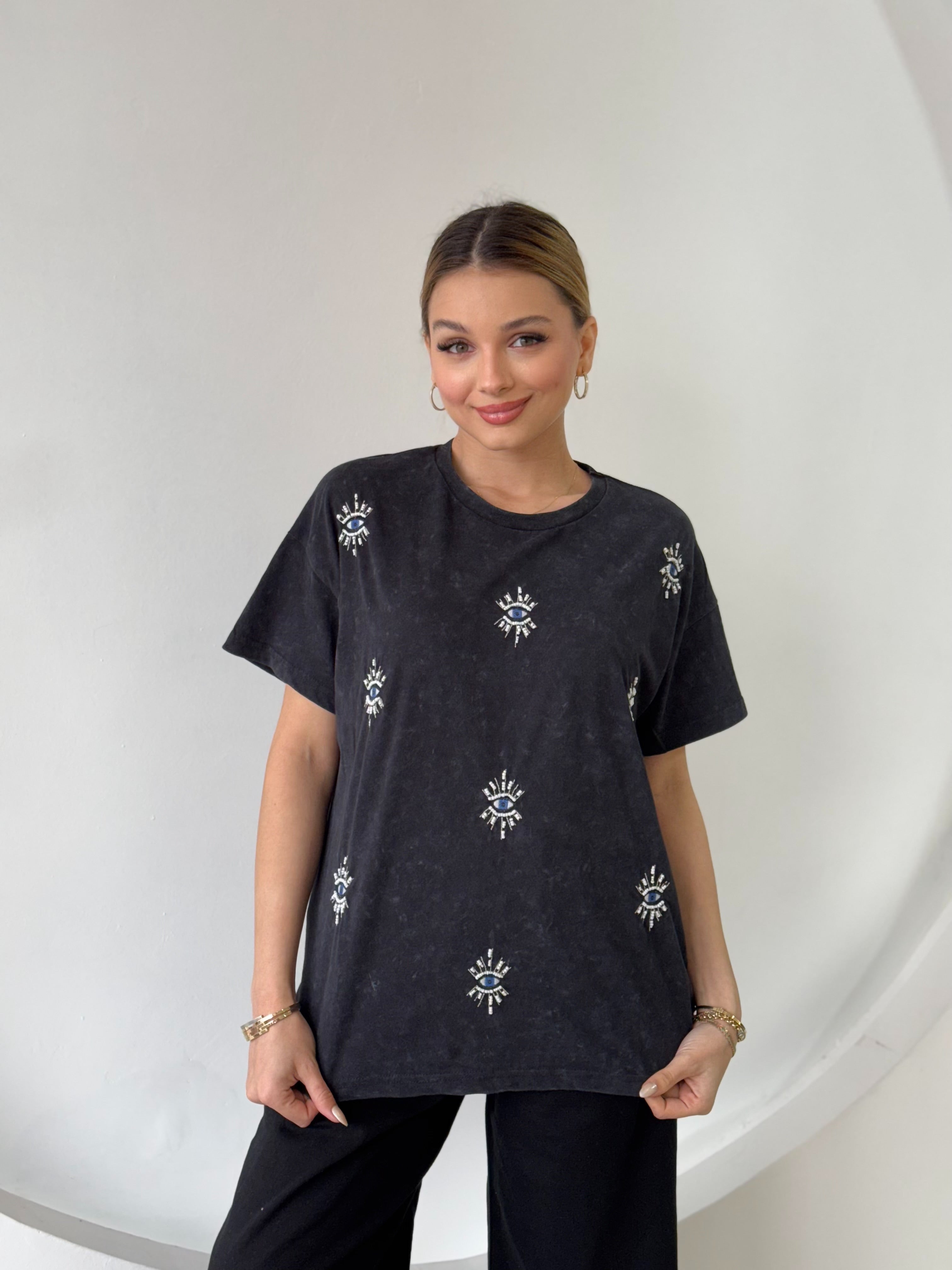 Siyah Nazar Boncuklu Tişört