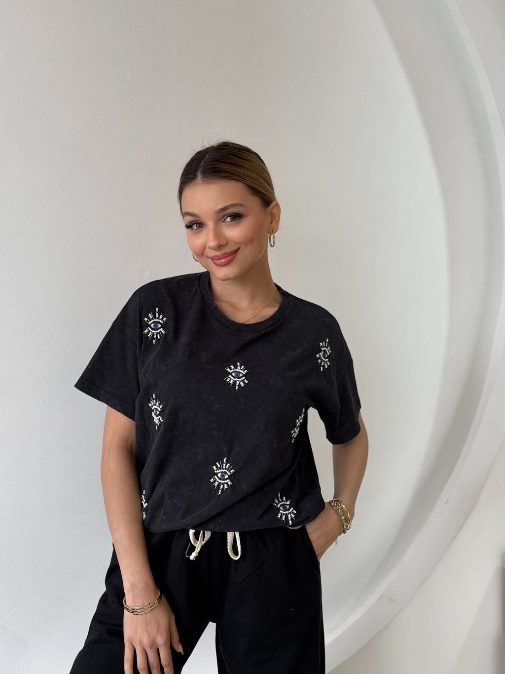 Siyah Nazar Boncuklu Tişört