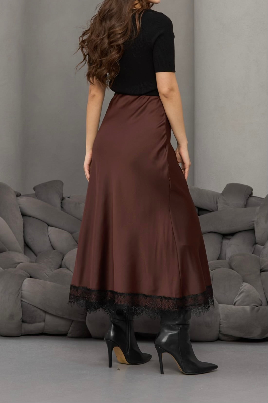 KAHVERENGİ BELİ LASTİKLİ DANTELLİ SATEN ETEK