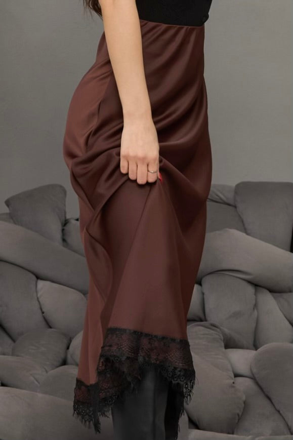 KAHVERENGİ BELİ LASTİKLİ DANTELLİ SATEN ETEK