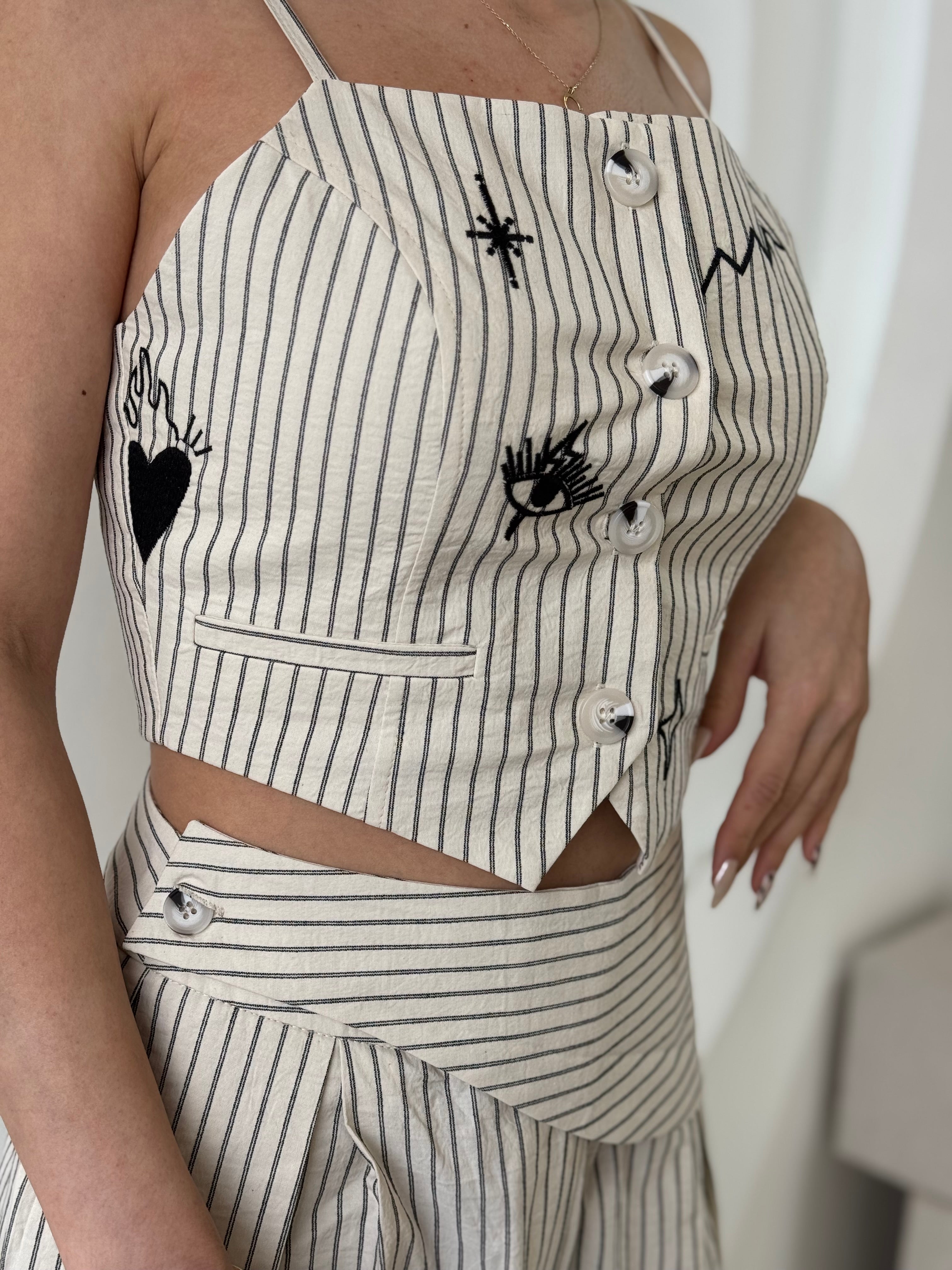 Çizgili Yelekli Takım