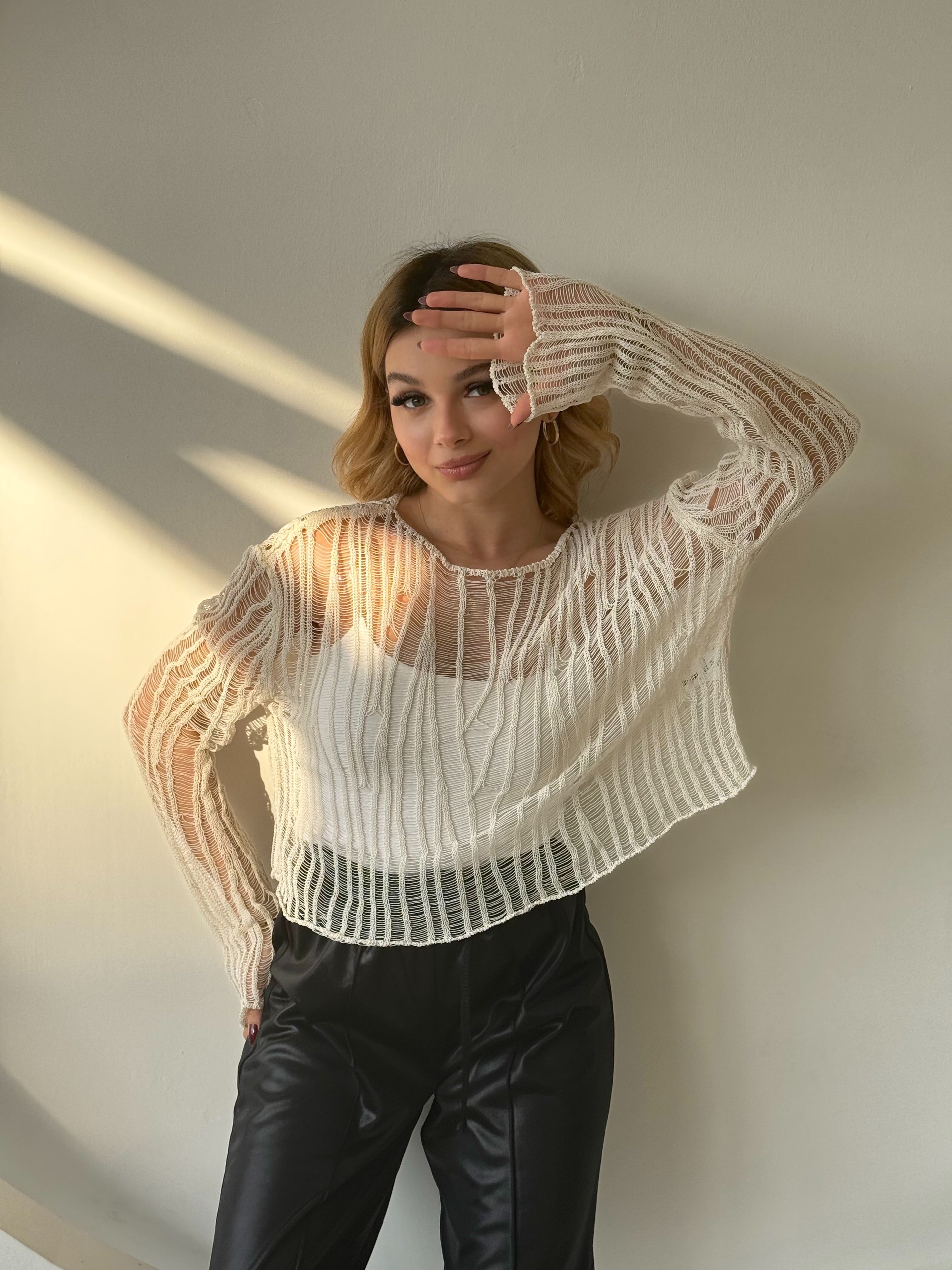 Ajurlu Bej Triko Bluz