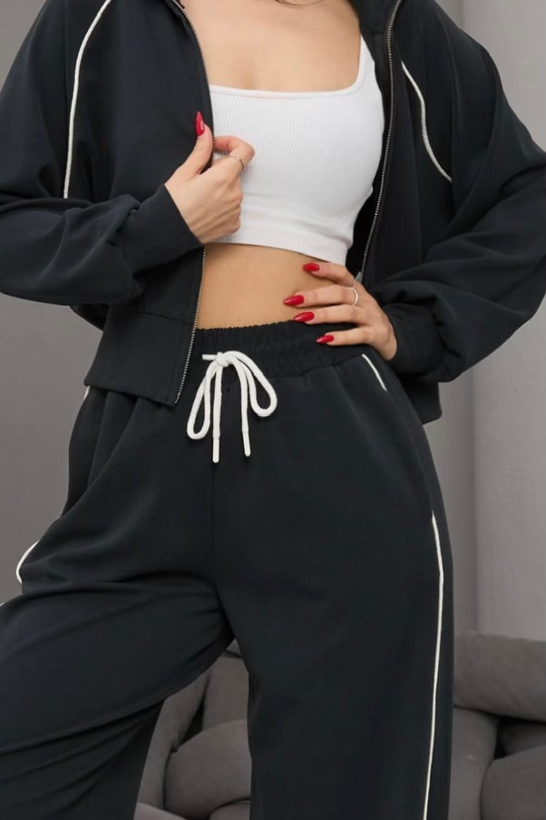 SİYAH BİYE DETAYLI BELİ LASTİKLİ EŞOFMAN TAKIMI