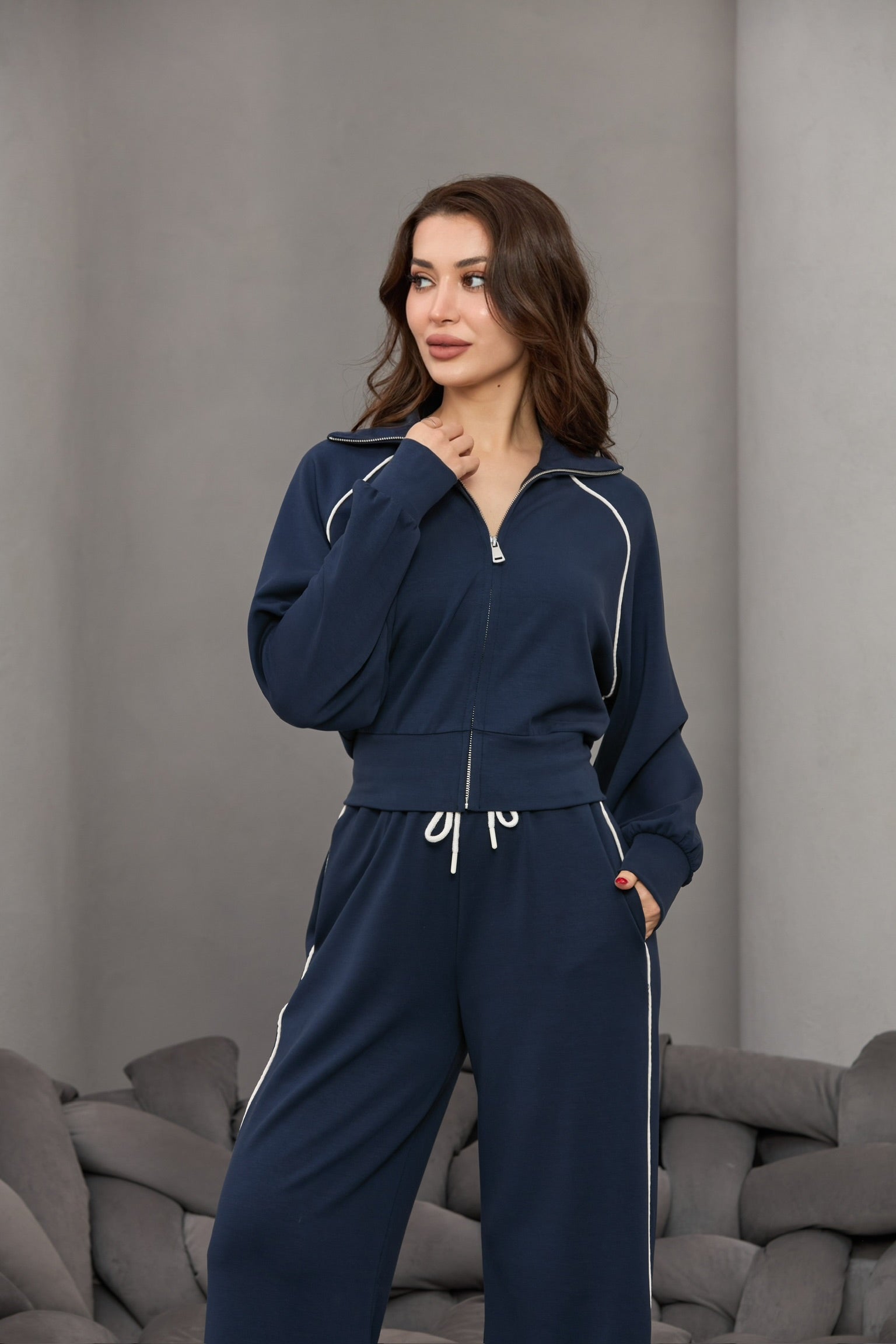 LACİVERT BİYE DETAYLI BELİ LASTİKLİ EŞOFMAN TAKIMI