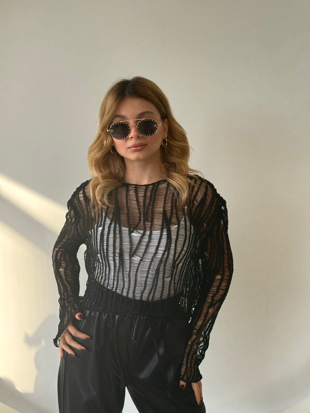 Ajurlu Siyah Triko Bluz