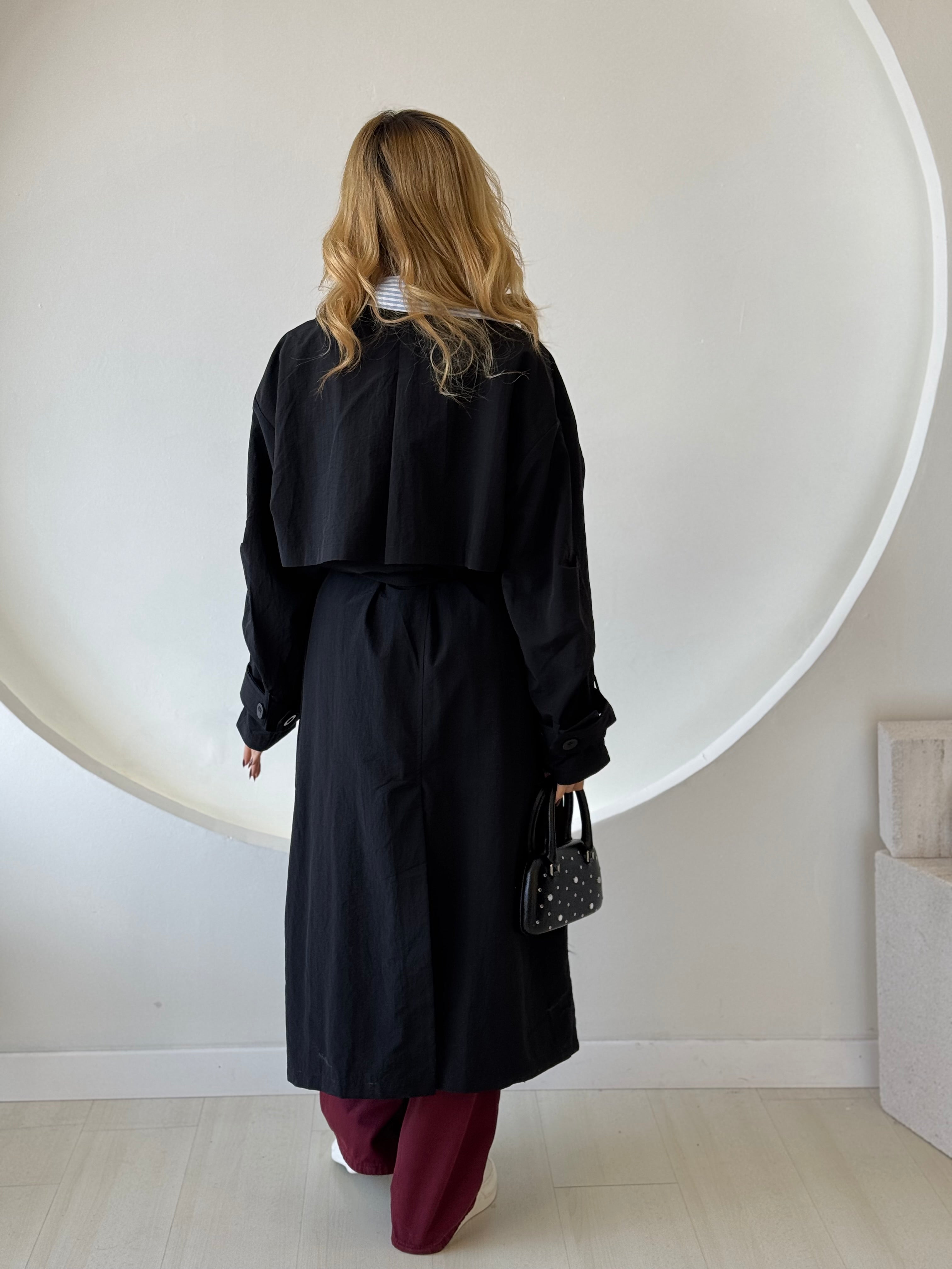 Siyah Beli Kemerli Trençkot