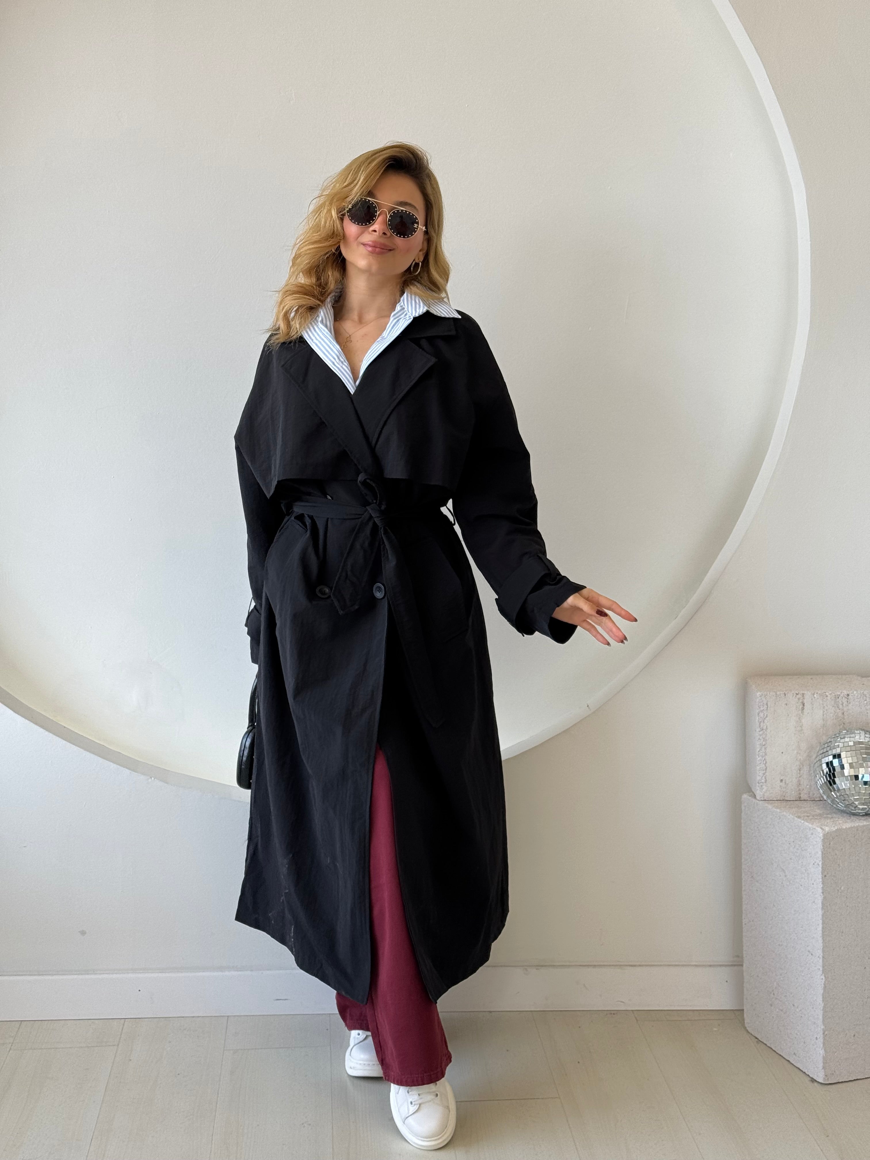 Siyah Beli Kemerli Trençkot