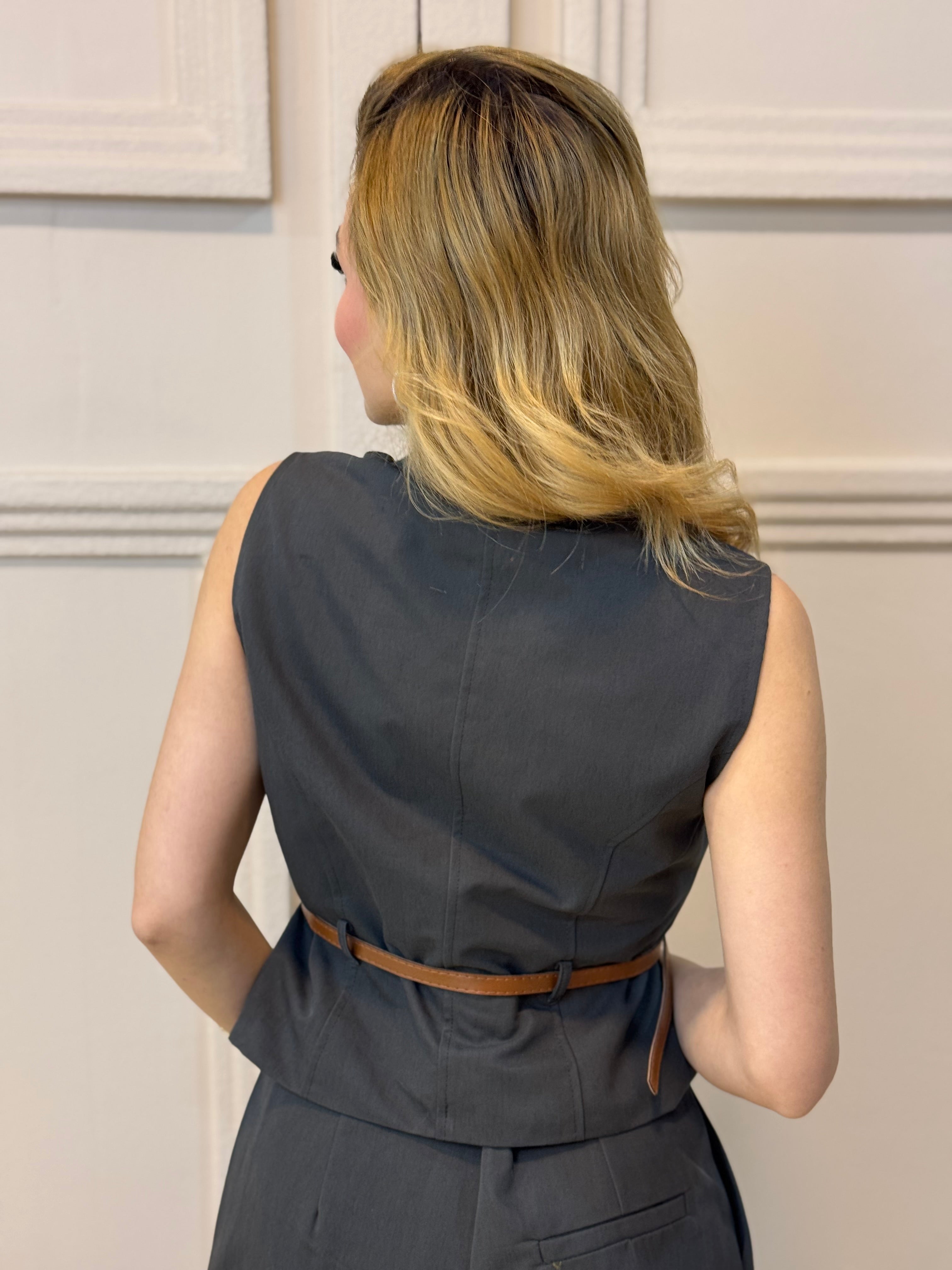 Kemer Detaylı Yelekli Pantolon Takım